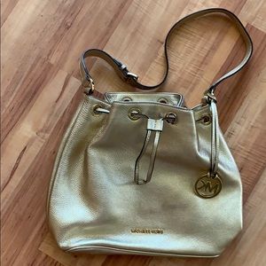 Leather Michael kors bucket bag